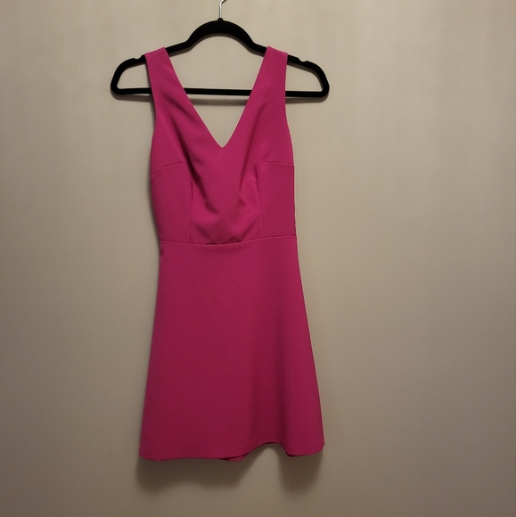 Cute bowtie back dress - Picture 1 of 2